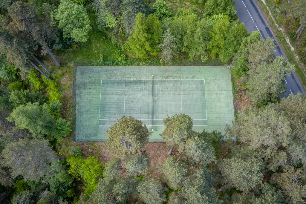 Réserver un hôtel avec installations sportives à Fournels